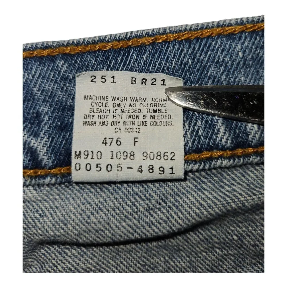 Vintage Levi's 505 Men's 36x30 Regular Fit Straight Leg Blue Denim 90's Grunge - Picture 3 of 10